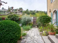 Le Cèdre Hotels near Ménerbes