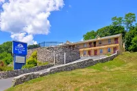 Golden Hill Inn-Danbury Hotels in Danbury