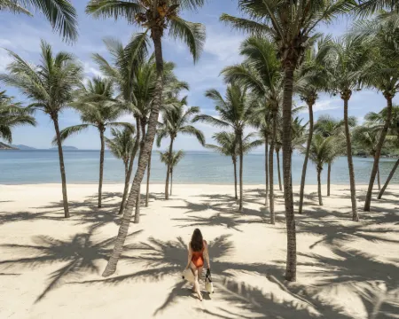 InterContinental Hotels DANANG SUN PENINSULA RESORT by IHG โรงแรมในดานัง
