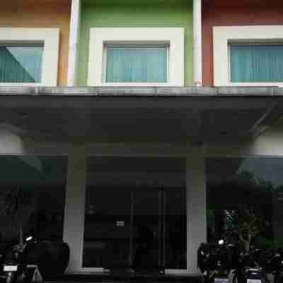 N2 Hotel Gunung Sahari Hotel Exterior