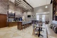 Best Western Plus St. Johns Airport Hotel and Suites - bar