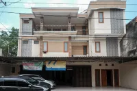 KoolKost Syariah Near Taman Sriwedari Laweyan