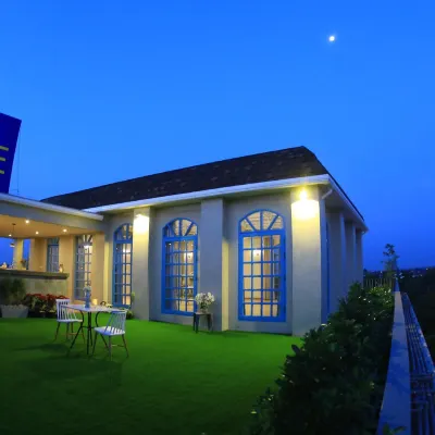 The Lake Udon Hotels near Usotel Waterland