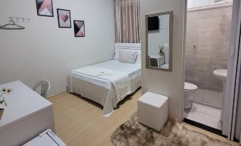 4. Hotel Hi..