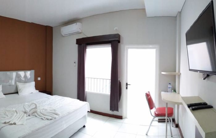 Bandengan Beach Hotel