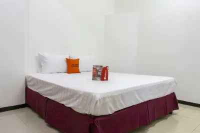 RedDoorz Near Widya Mandala University