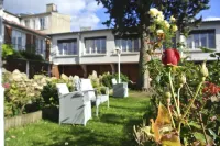 Hôtel du Cheval Rouge - parking
