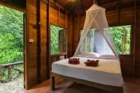 Art's Riverview Lodge - balcony