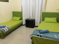 Quattrick Dee Homestay Mitra RedDoorz Hotels in Manokwari