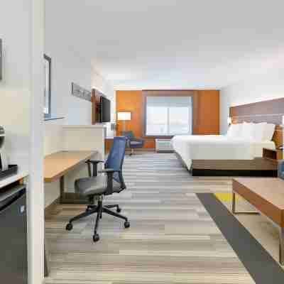 Holiday Inn Express & Suites Mitchell Rooms