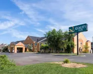 Quality Inn Lakeville North - Parkplatz