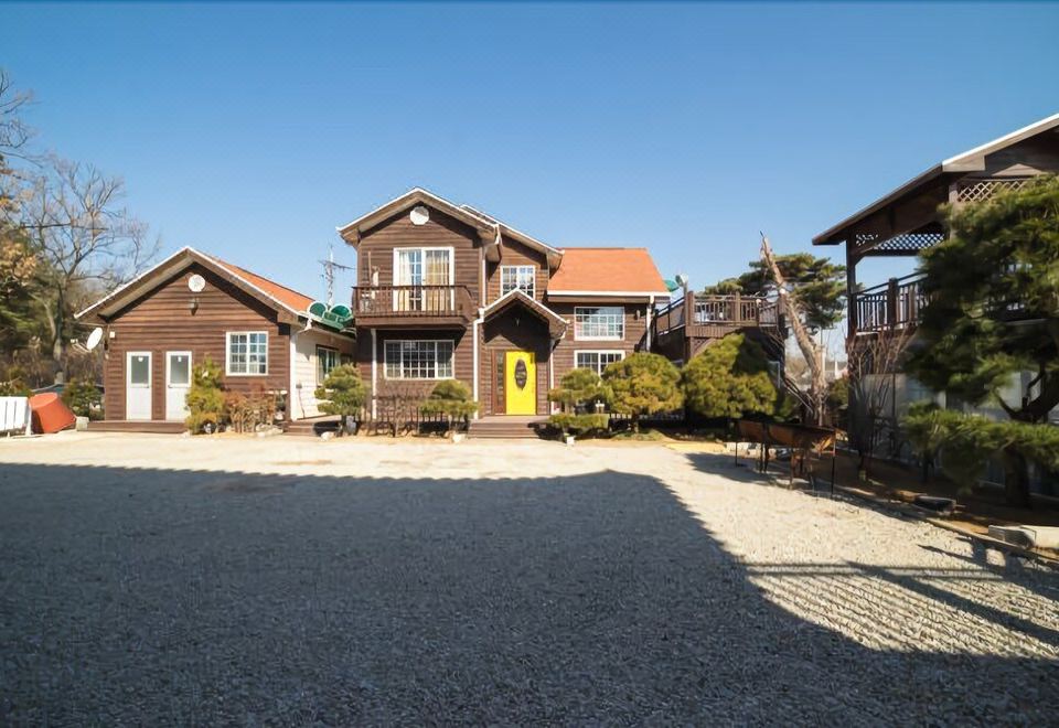 Pinevill Pension Goseong 경쟁 제품과 비교 이미지