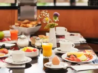 Hotel Magdeburg City Center by Leonardo Hotels - breakfast