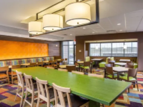 フェアフィールド イン & スイーツ  スーフォールズ エアポート スーフォールズのホテル