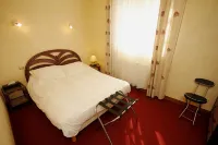 Logis Hôtel les Terrasses Các khách sạn ở Longpont