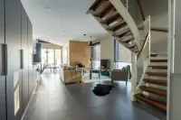 Sandy Kelt - Irish House Apartments