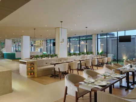 Elsotel Purwokerto by Daphna Management Отели рядом с достопримечательностью «Monumen Panglima Besar Jenderal Soedirman»