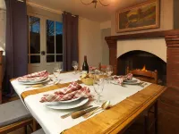 Hotel Logis - Chateau de Beauregard Hotels in Aucazein