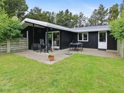 "Straale" - 1.4km from the Sea Hotels near Tirpitz