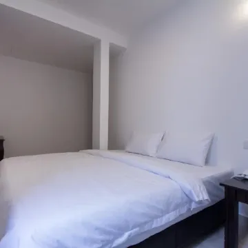 D Nice Hotel Отели в г. Баян Лепас