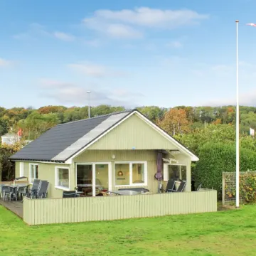 "Lilibeth" - 300m from the Sea