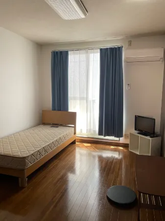Alpie A Room 102 Free Parking and WiFi 5 Minute Отели рядом с достопримечательностью «Fujisaki hachimangū»
