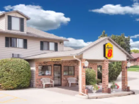 Super 8 by Wyndham Monroe WI Hotels in Monroe