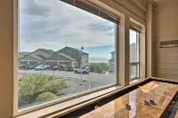 Gold Beach Townhome with Ocean Views and Sunroom! - Wifi