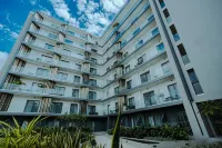The Lennox 802 One Bed Duplex Hotels in North Ridge