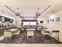 Kemah Edgewater Hotel, SureStay Collection by Best Western - 朝食