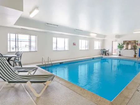 Days Inn & Suites by Wyndham of Morris