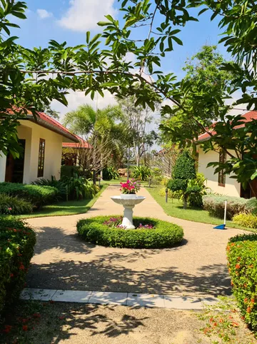 รูปภาพของBeautiful Bungalow with Shared Outdoor Pool