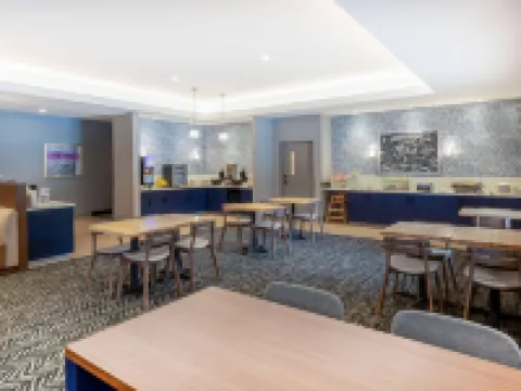 AmericInn by Wyndham Mountain Home Hotels in Baxter County