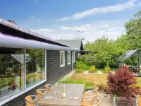 "Ellanor" - 1.4km from the Sea