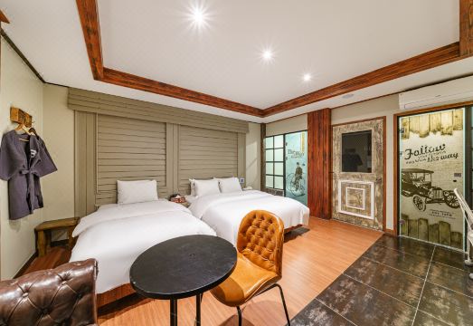 대구 동성로 브라운도트의 넓은 욕실 인테리어