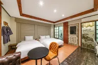 Daegu Dongseongro Brown Dot