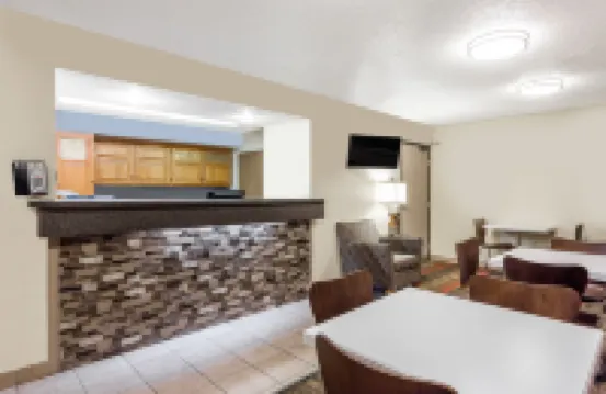 路易斯堡温德姆速8酒店 劉易斯堡酒店