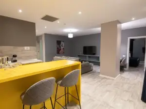 Omnia Apartments