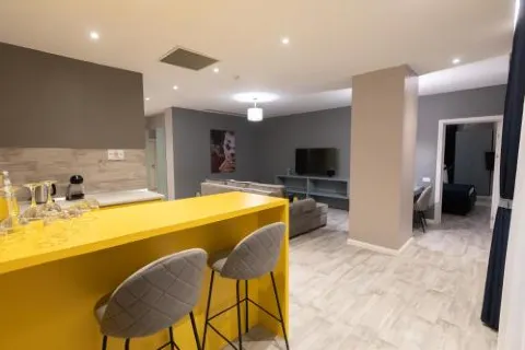 Omnia Apartments