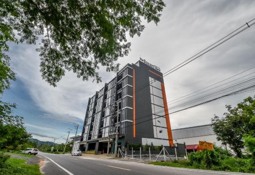 The Smart Hotel Hat YaiOver view