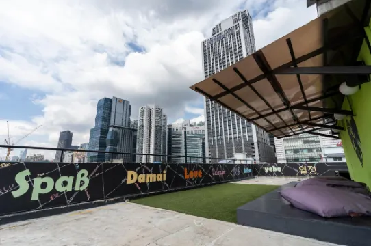 波德斯背包客旅館和咖啡館