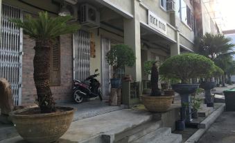 Rock Wood Hotel