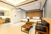 500th Hotel
