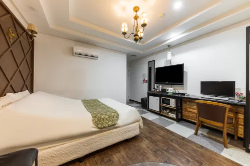 Business Hotel