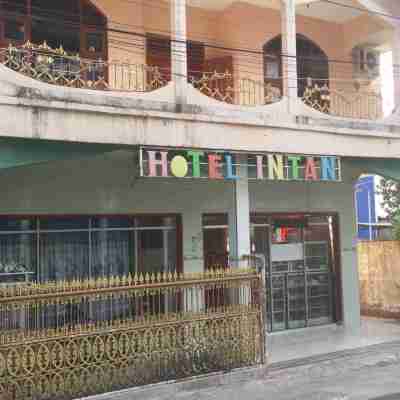 Collection O 92897 Hotel Intan Near Kantor Syahbandar Bawean Hotel Exterior