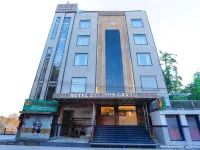 호텔 돌핀 그랜드, 바라나시 듀르가 사원 주변 호텔