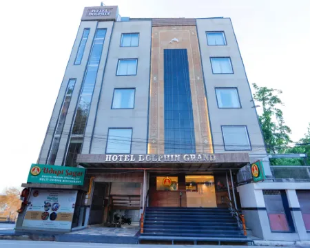 Hotel Dolphin Grand Hotels in Varanasi