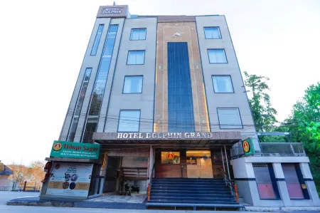 Hotel Dolphin Grand Отели в г. Варанаси