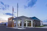 Hawthorn Extended Stay by Wyndham Wichita Airport - Parkplatz