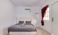 Guest House Amalia Hotels near Oppo Store Plaza Buaran